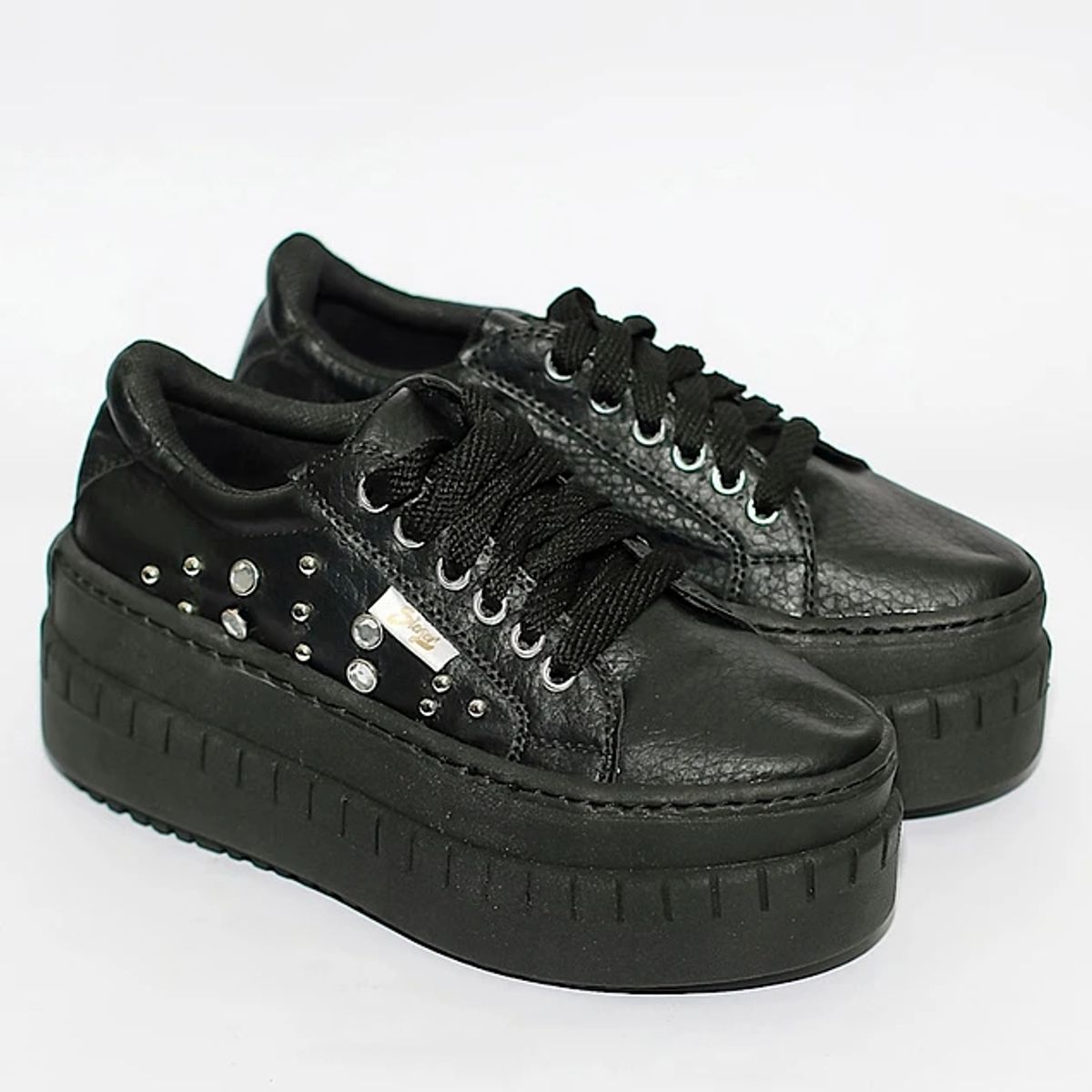 SIEGER STORE - Zapatilla Negra Tachas