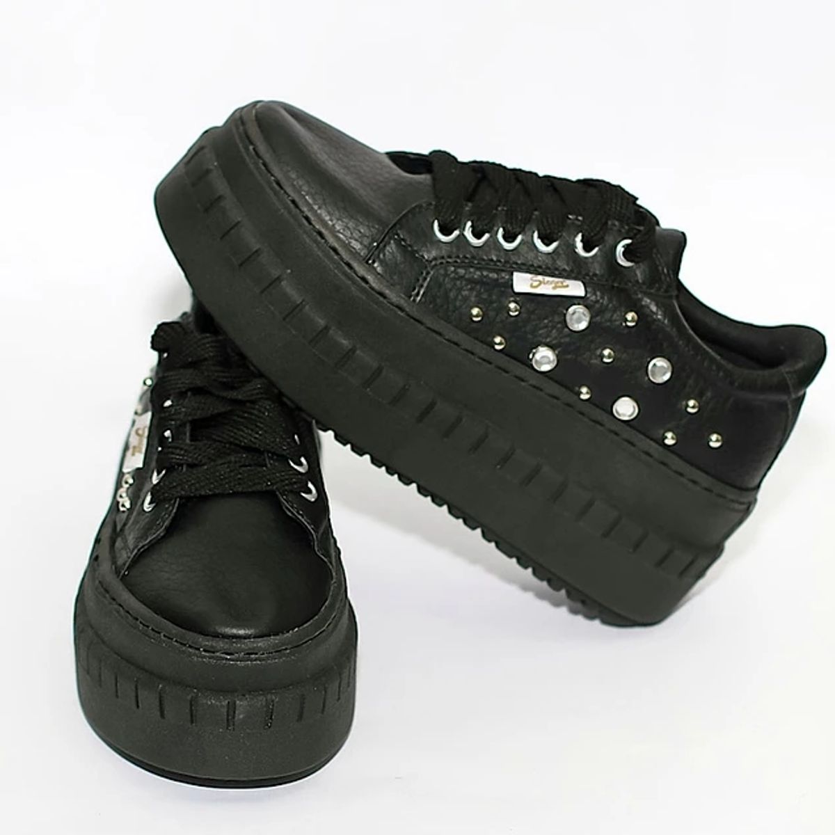 SIEGER STORE - Zapatilla Negra Tachas