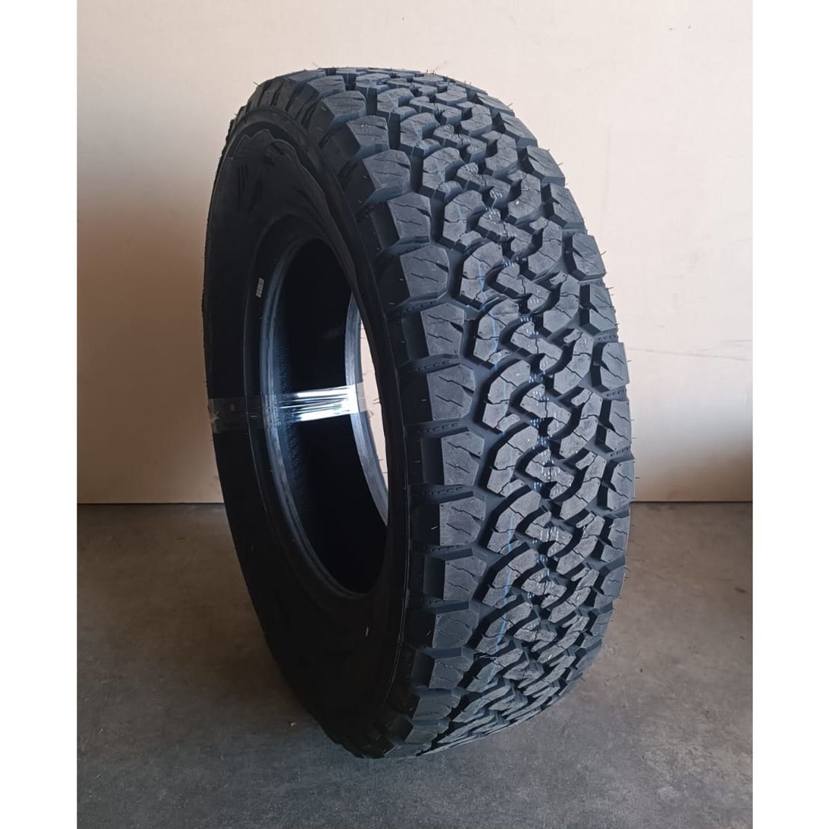 GENERICO - NEUMATICO 265/70 R17 121/118S A/T SUMAXX 10PR BLK CHN SUMAXX