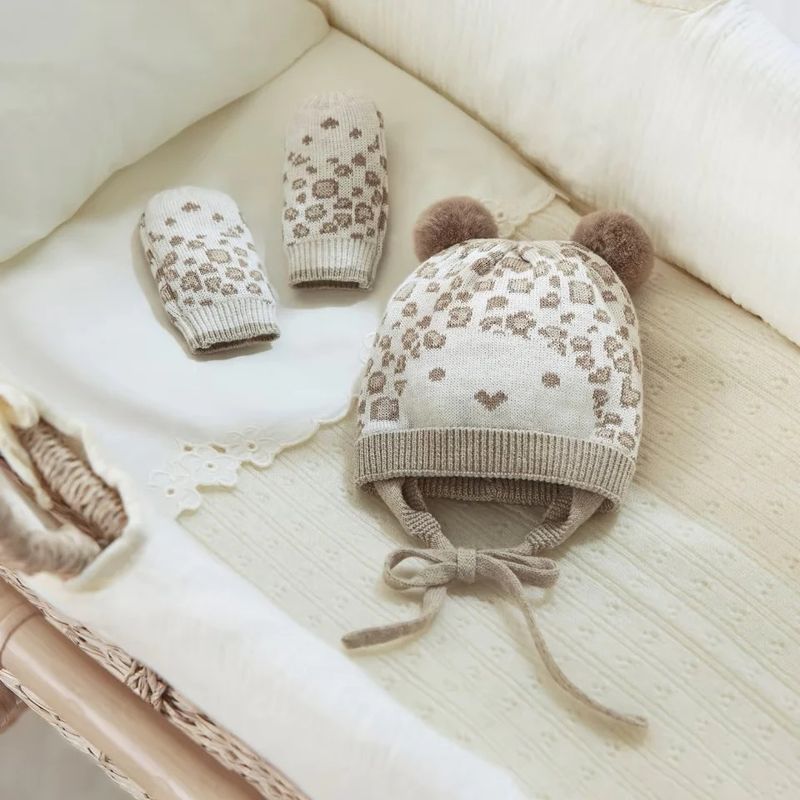 MAYORAL - Set gorro y manoplas orejitas Better Cotton recién nacido