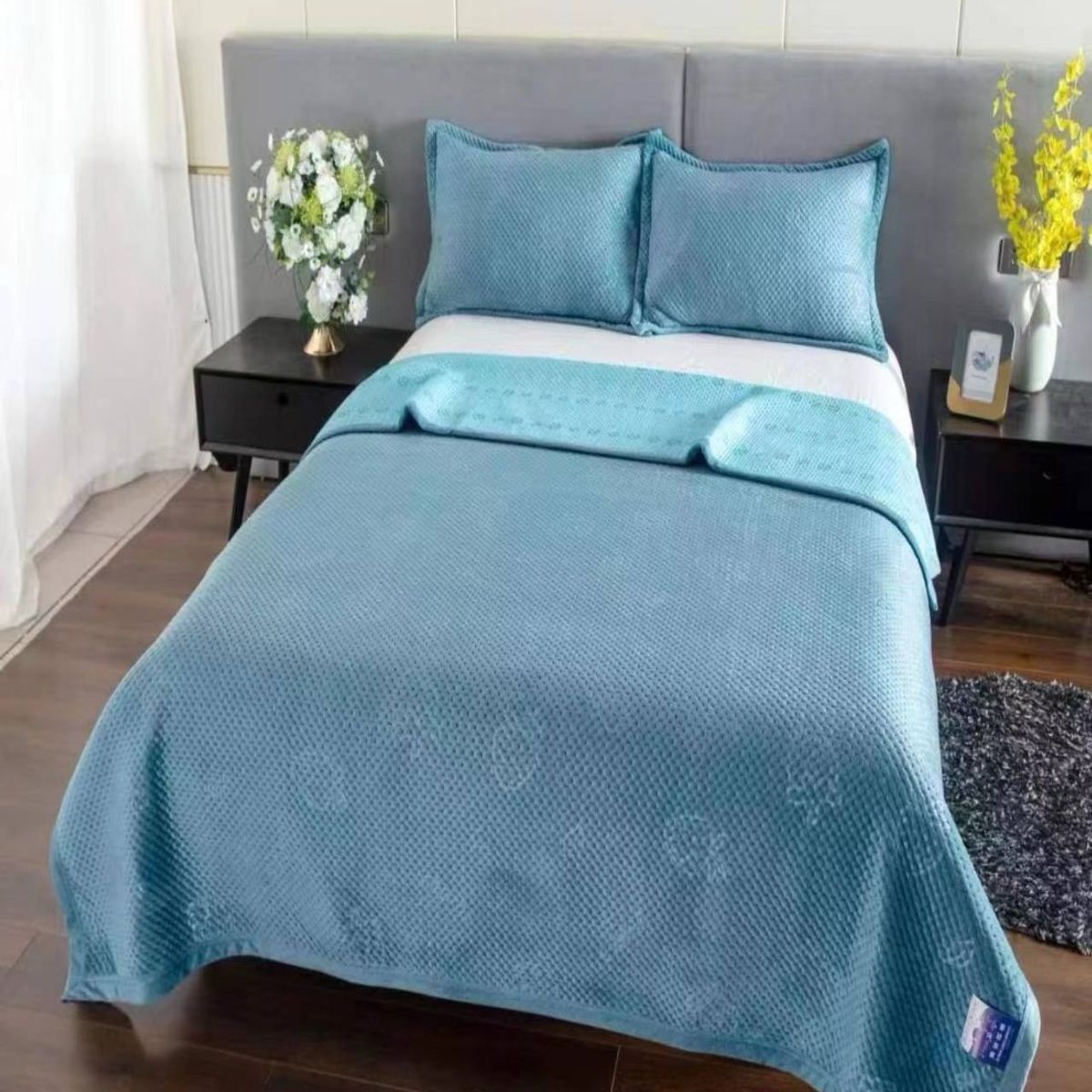 GENERICO - CUBRECAMA QUILT CON TELA PLUSH VERANO - INVIERNO