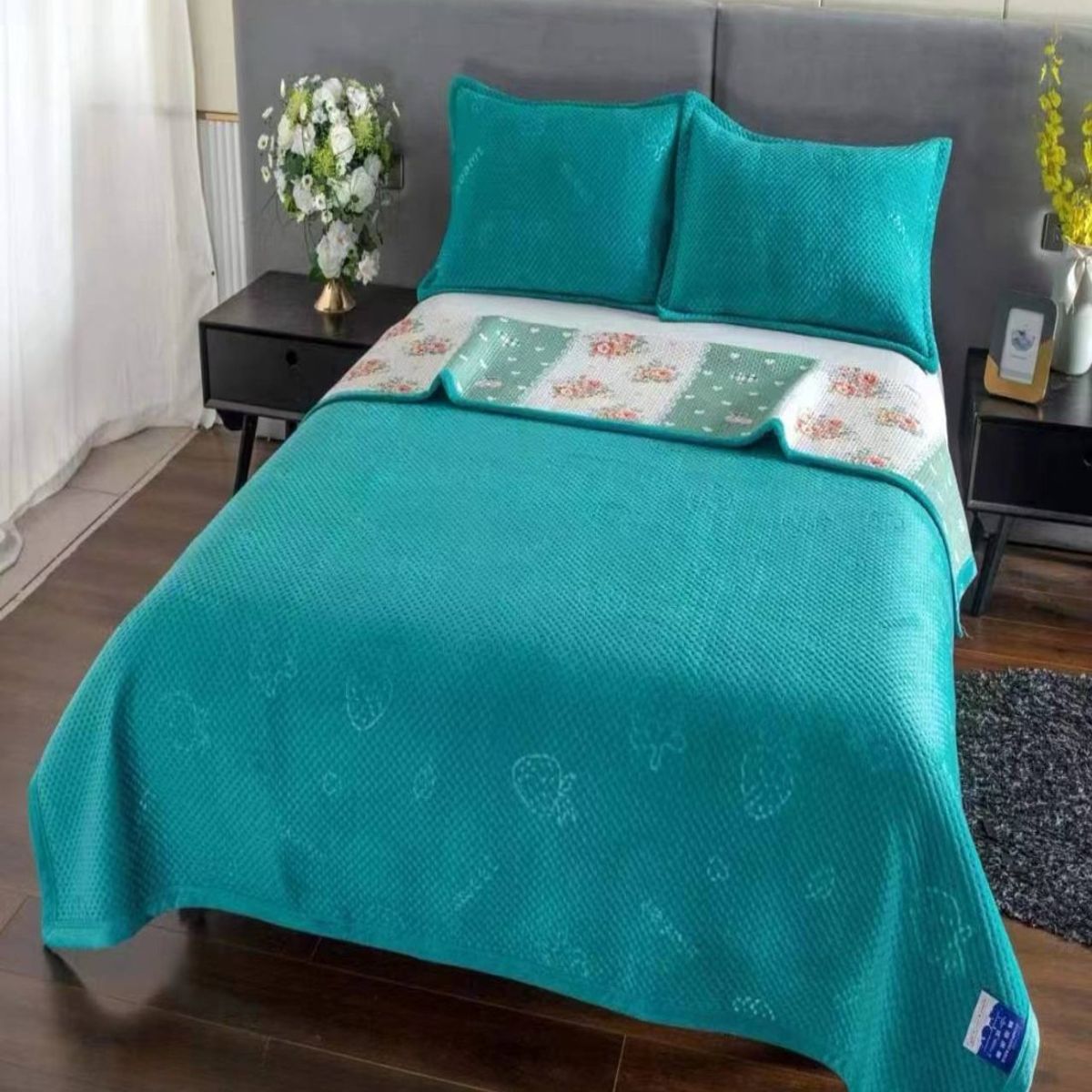 GENERICO - CUBRECAMA QUILT CON TELA PLUSH VERANO - INVIERNO