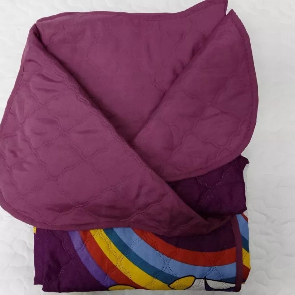 GENERICO - CUBRECAMA DE NIÑA 1.5 PLAZA QUILT MORADO UNICORNIO ARCOIRIS DIANA