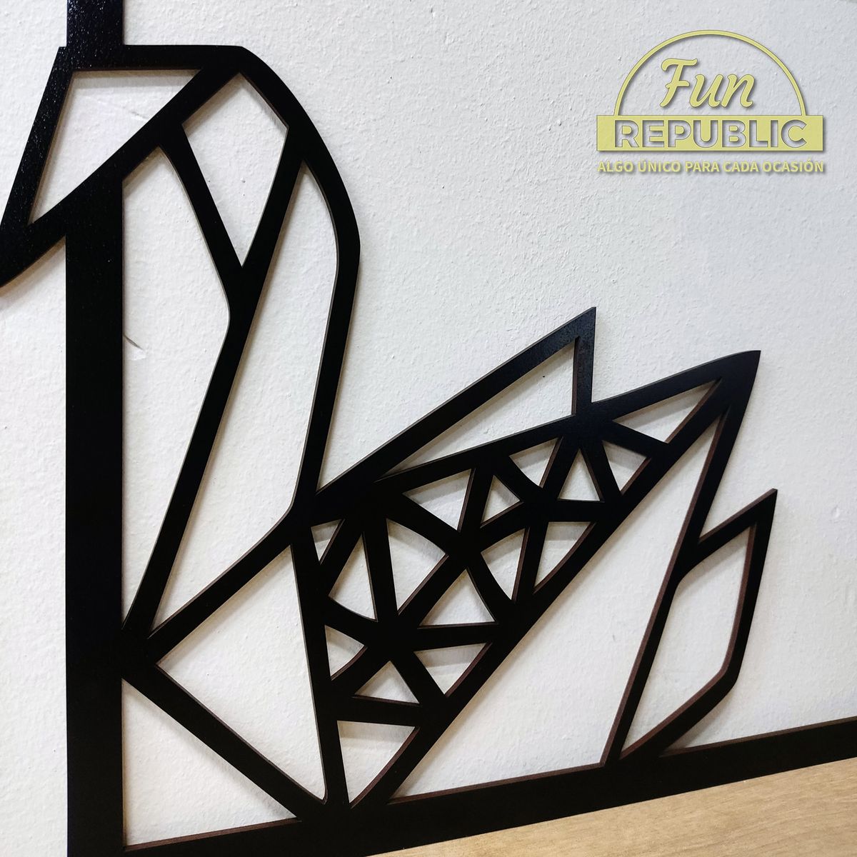 ELAB PROPIA - Set 2 Cuadros Cisnes 30cm c.u. - Madera Fun Republic