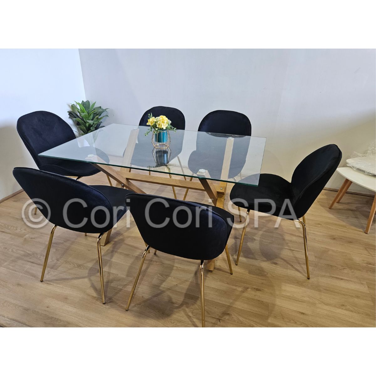 CORI CORI - Comedor Mesa Medlock 140X90cm + 6 Sillas Beetle Gold Negro