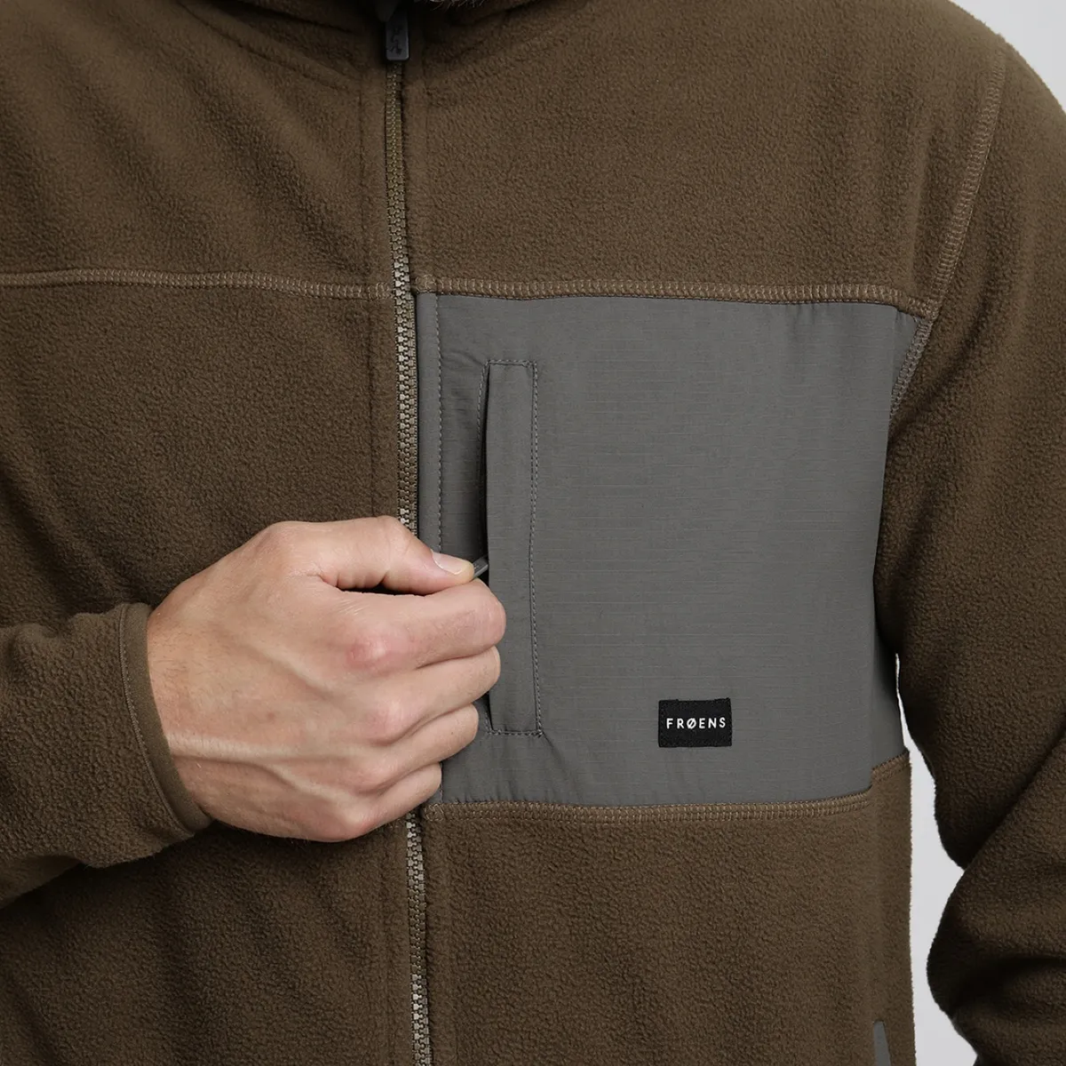 FROENS - Polar hombre Ralun café Froens