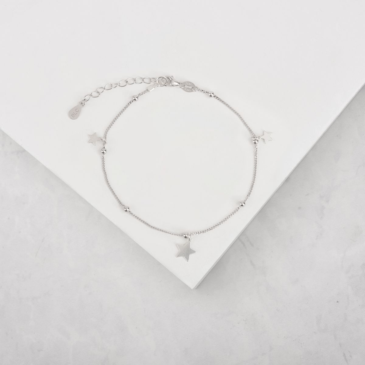 BY LAS CAYETANAS - Pulsera nudos con Estrellas en Plata 925