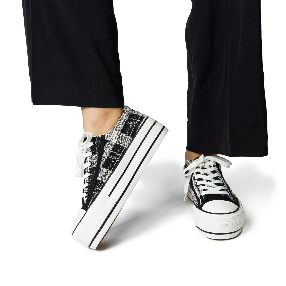 BOTELI - Zapatilla Mujer Negro Ashley Boteli