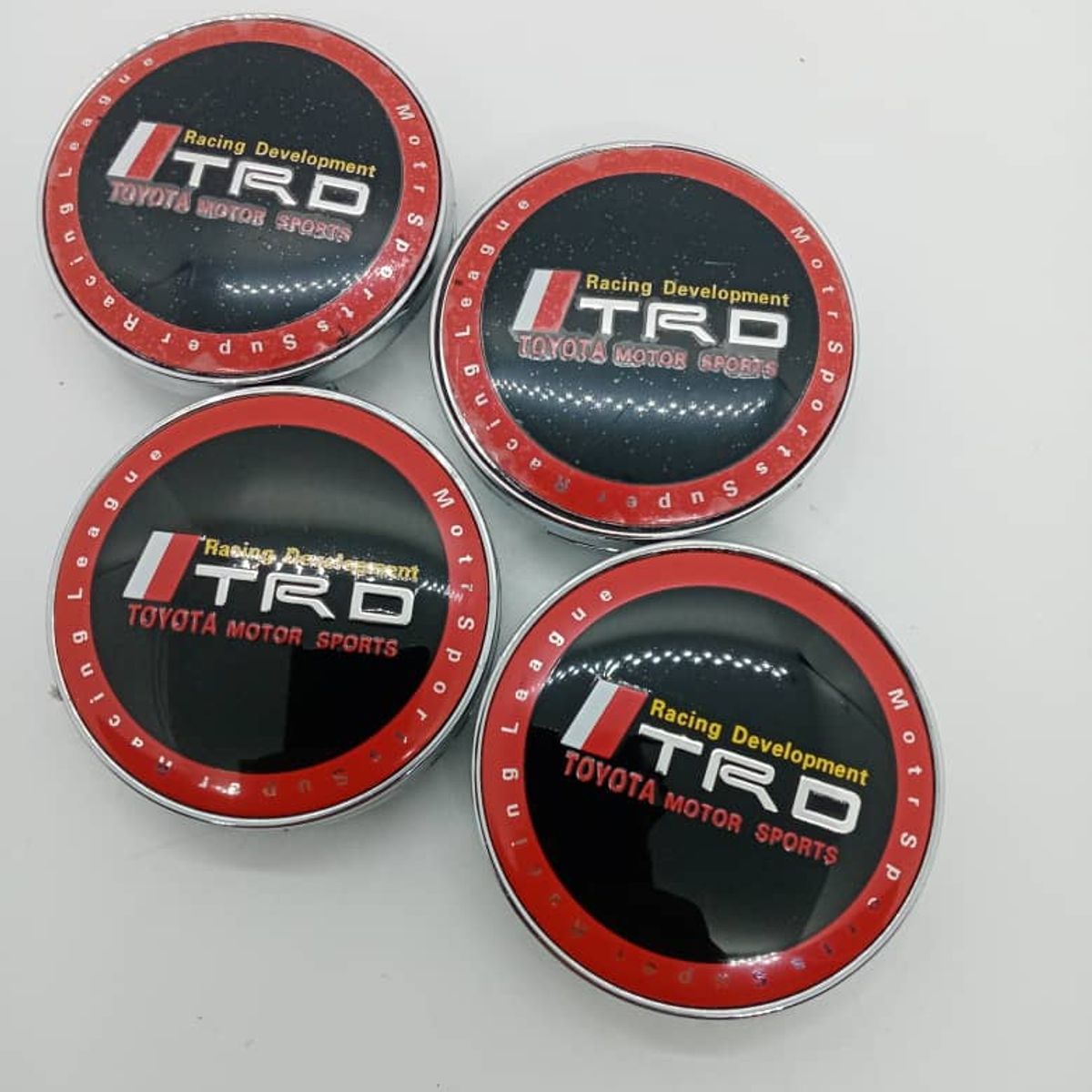 GENERICO - Tapa centro Llantas auto 60mm universal TRD NEGRO borde rojo