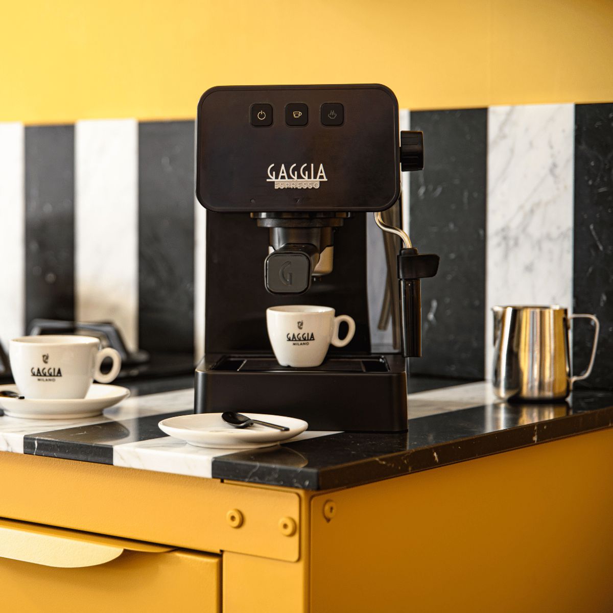 GAGGIA - Cafetera Semiautomática Espresso Style - Color Negro