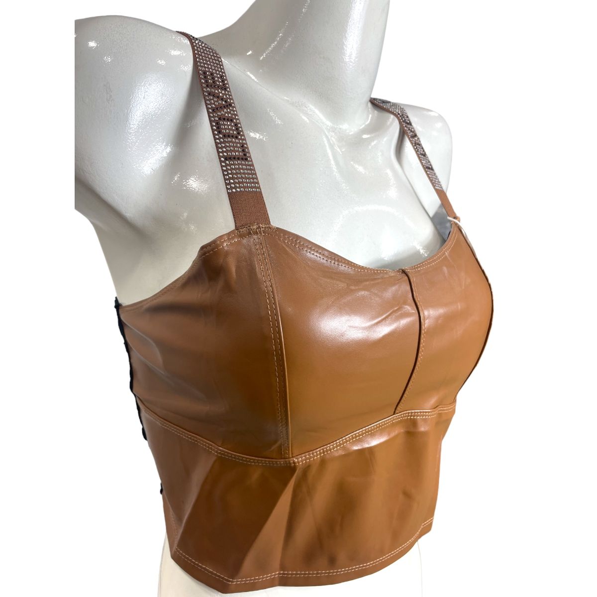 MEDIA LUNA - Crop Top en Cuerina Breteles Diseño Love