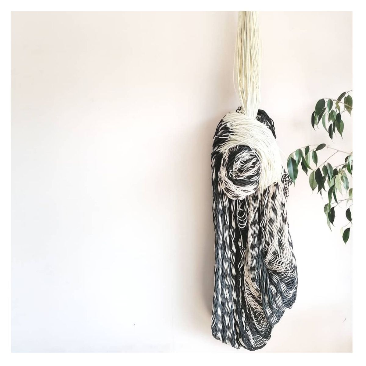 HAMAY - Hamaca Capullo Negra -HAND MADE 400 Kg