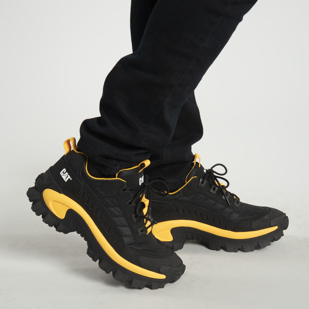 CAT - Zapatilla Casual Hombre Intruder Negro CAT