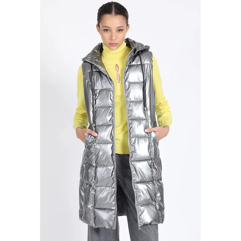 LIOLA - Parka Larga Sin Mangas Capuchon Desmontable, Plateado Liola