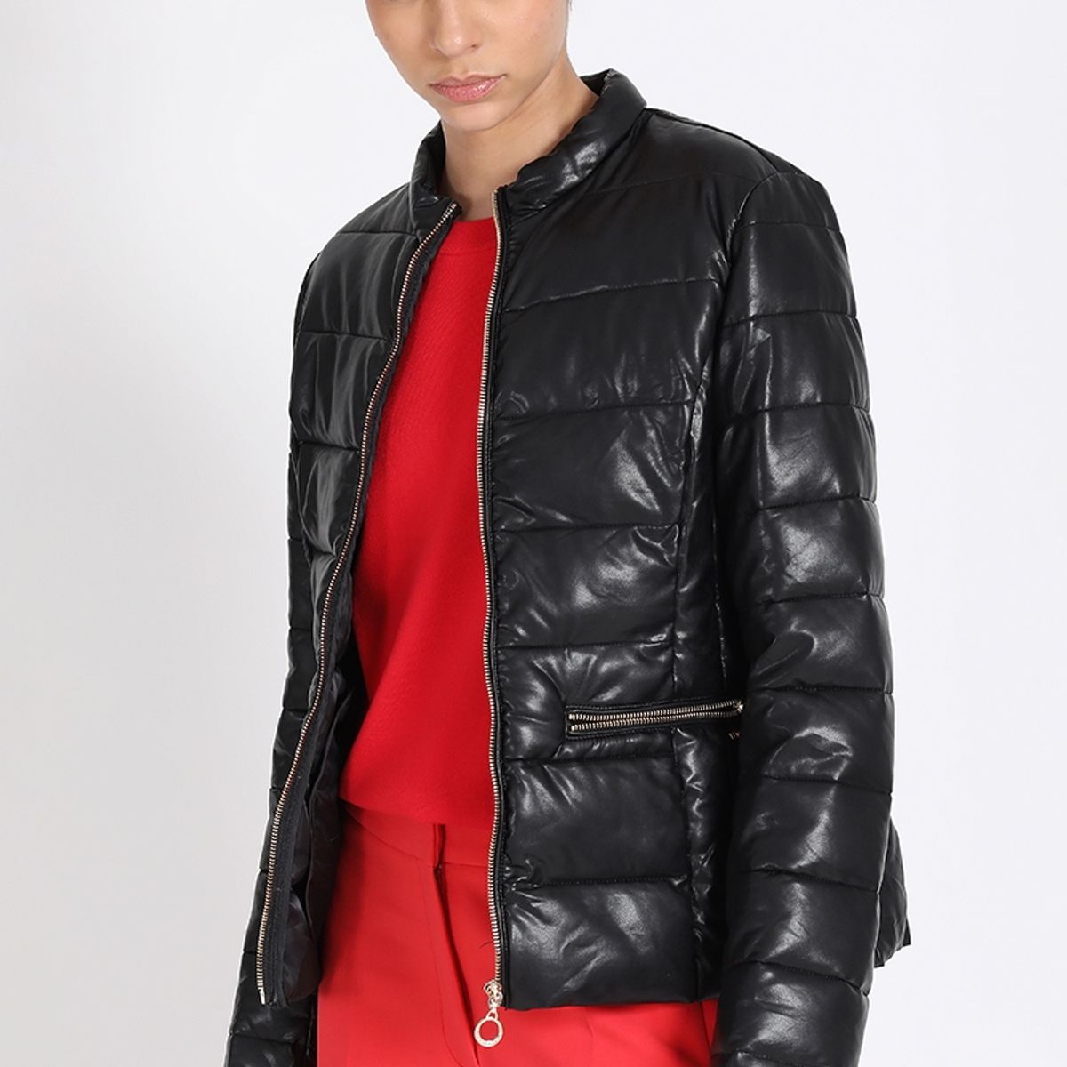 LIOLA - Parka Corta Efecto Cuero, Negro Liola