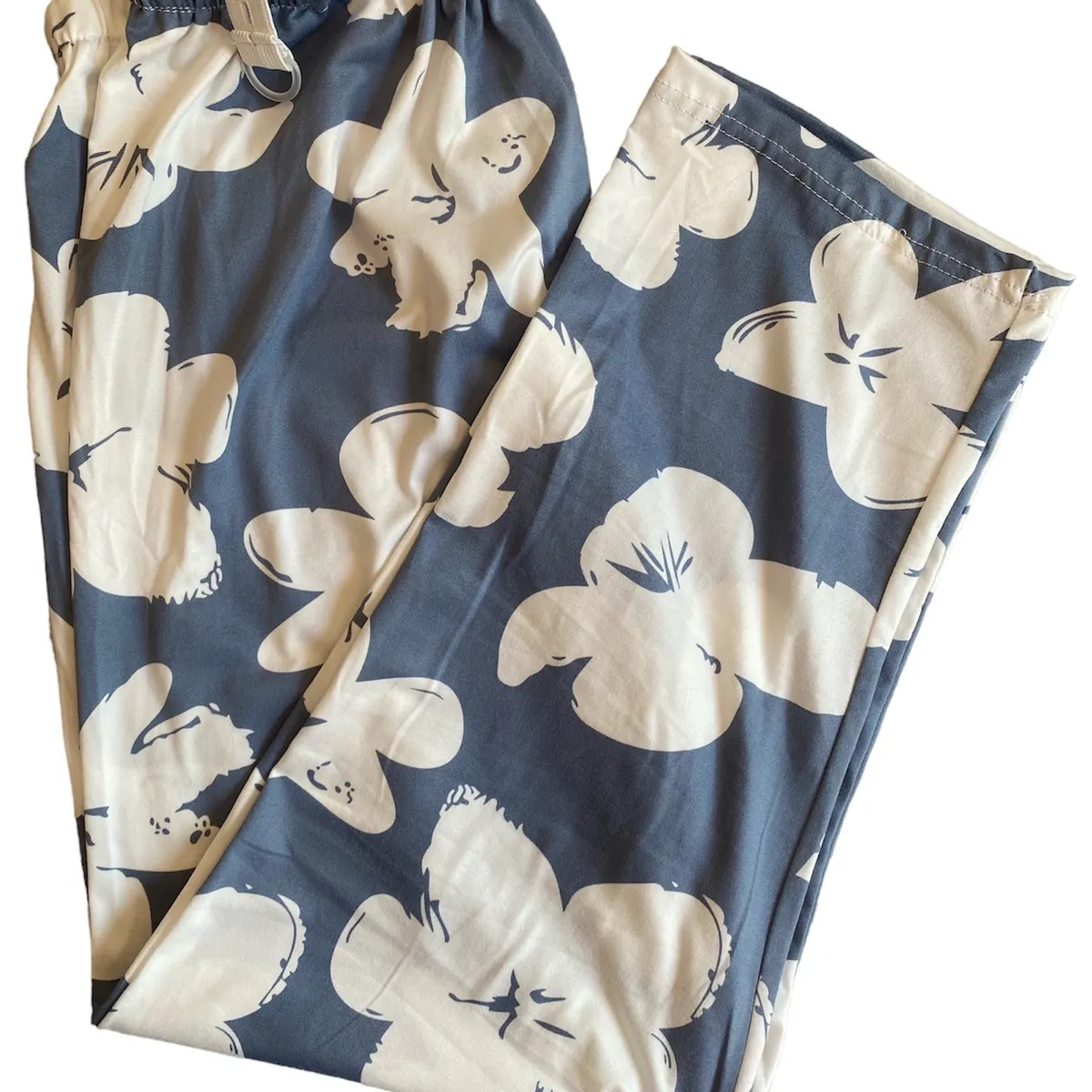 MOM TO BEE - Pijama maternal y lactancia Flores