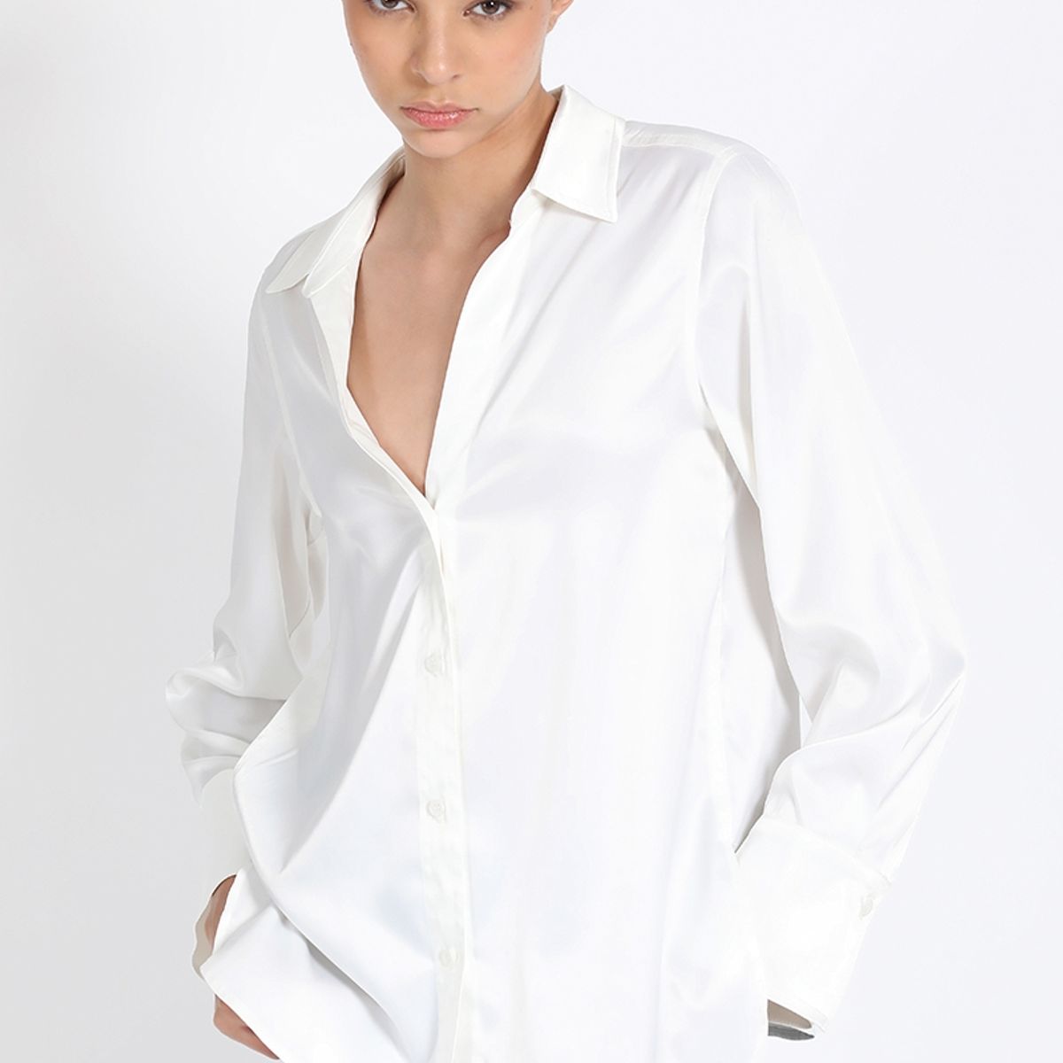 LIOLA - Camisa Puño Ancho Satin Crudo Liola
