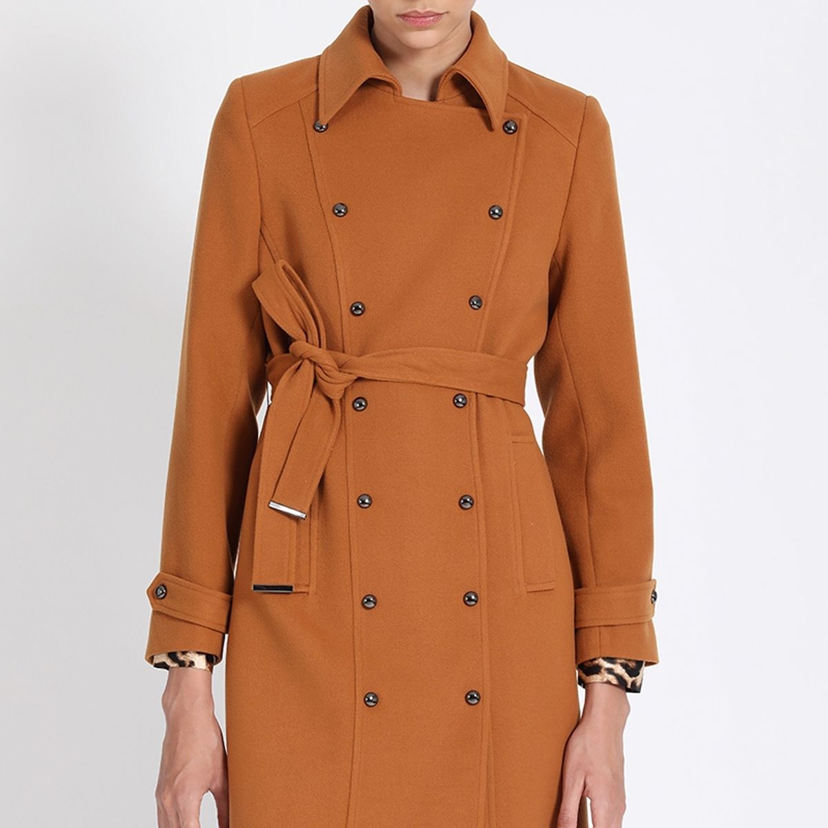 LIOLA - Abrigo Cruzado Con Lazo, Muflon Camel Liola