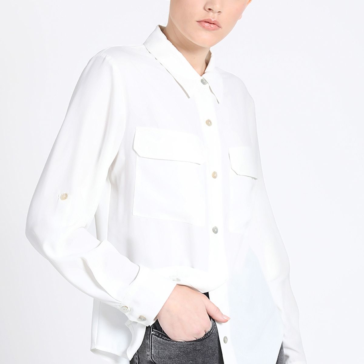 LIOLA - Blusa Bolsillos Cargo, Crudo Liola