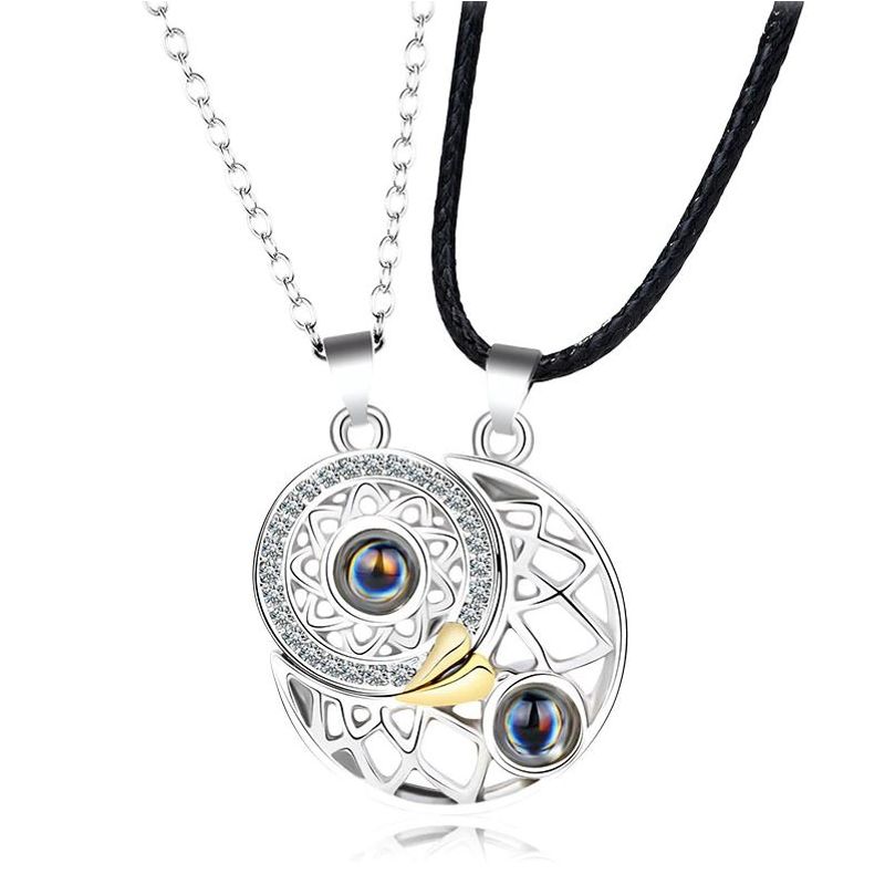 GENERICO - Collar De Parejas Sol Y Luna Proyecta Te Amo En 100 Idiomas