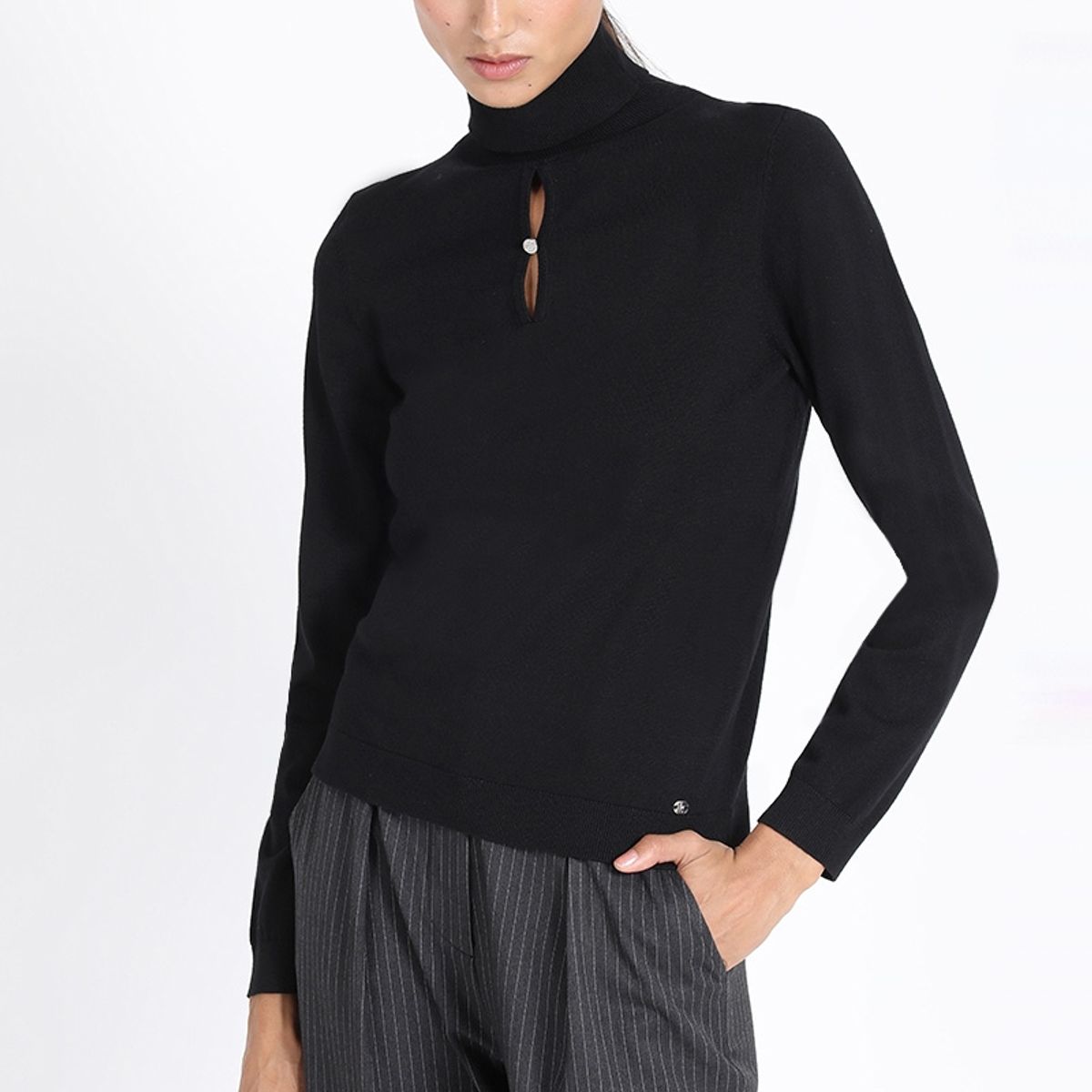 LIOLA - Tejido Punto Escote Boton Joya, Negro Liola