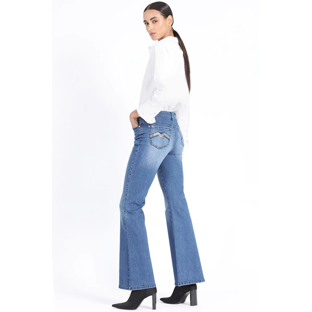 LIOLA - Jeans Flare, Tiro Medio Con Bordado, Azul Liola