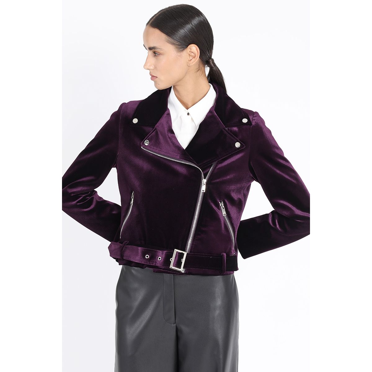 LIOLA - Chaqueta Biker Terciopelo Con Bordado, Arandano Liola