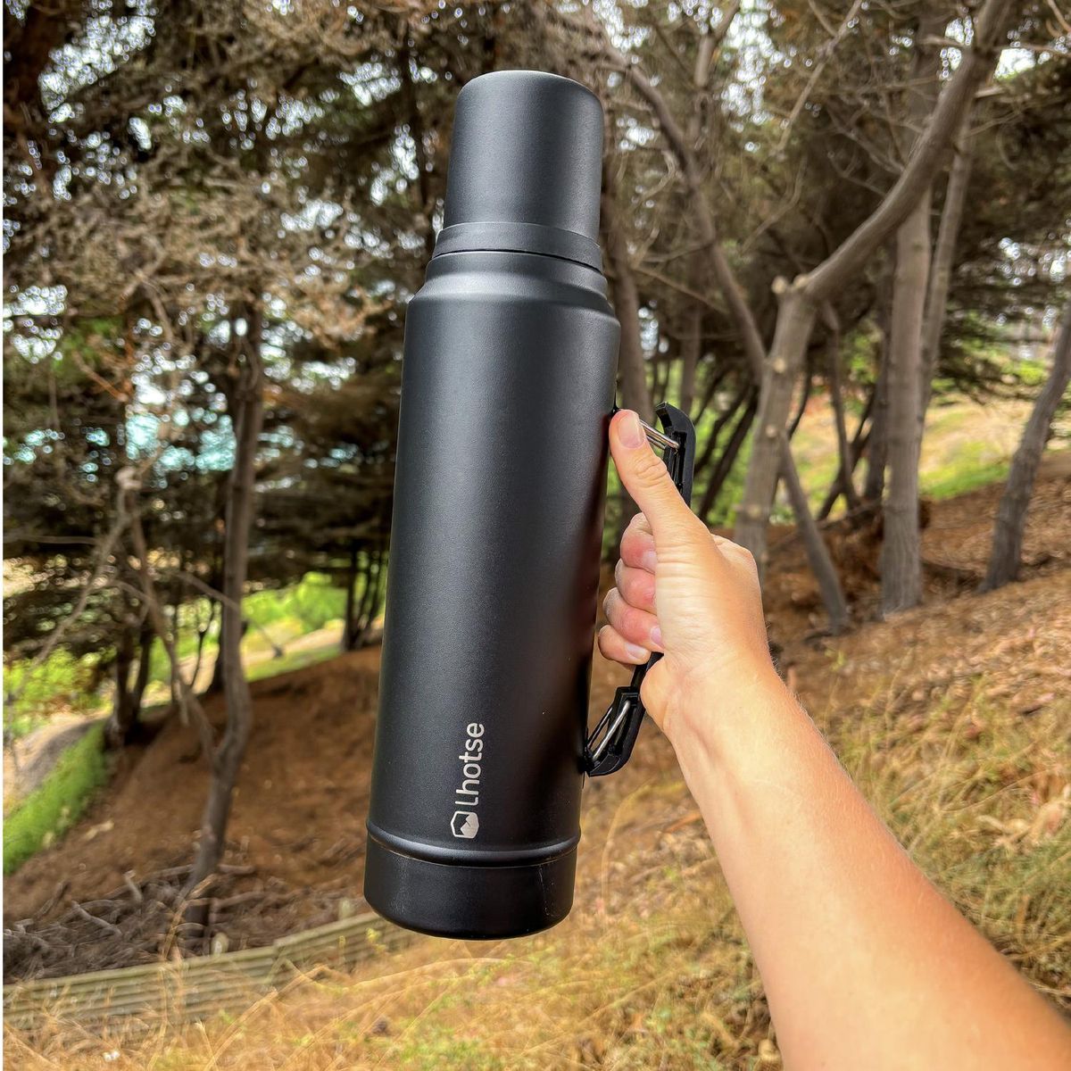 LHOTSE - Termo Liquido Acero Inoxidable Classic 1,3 lts Lhotse  Negro