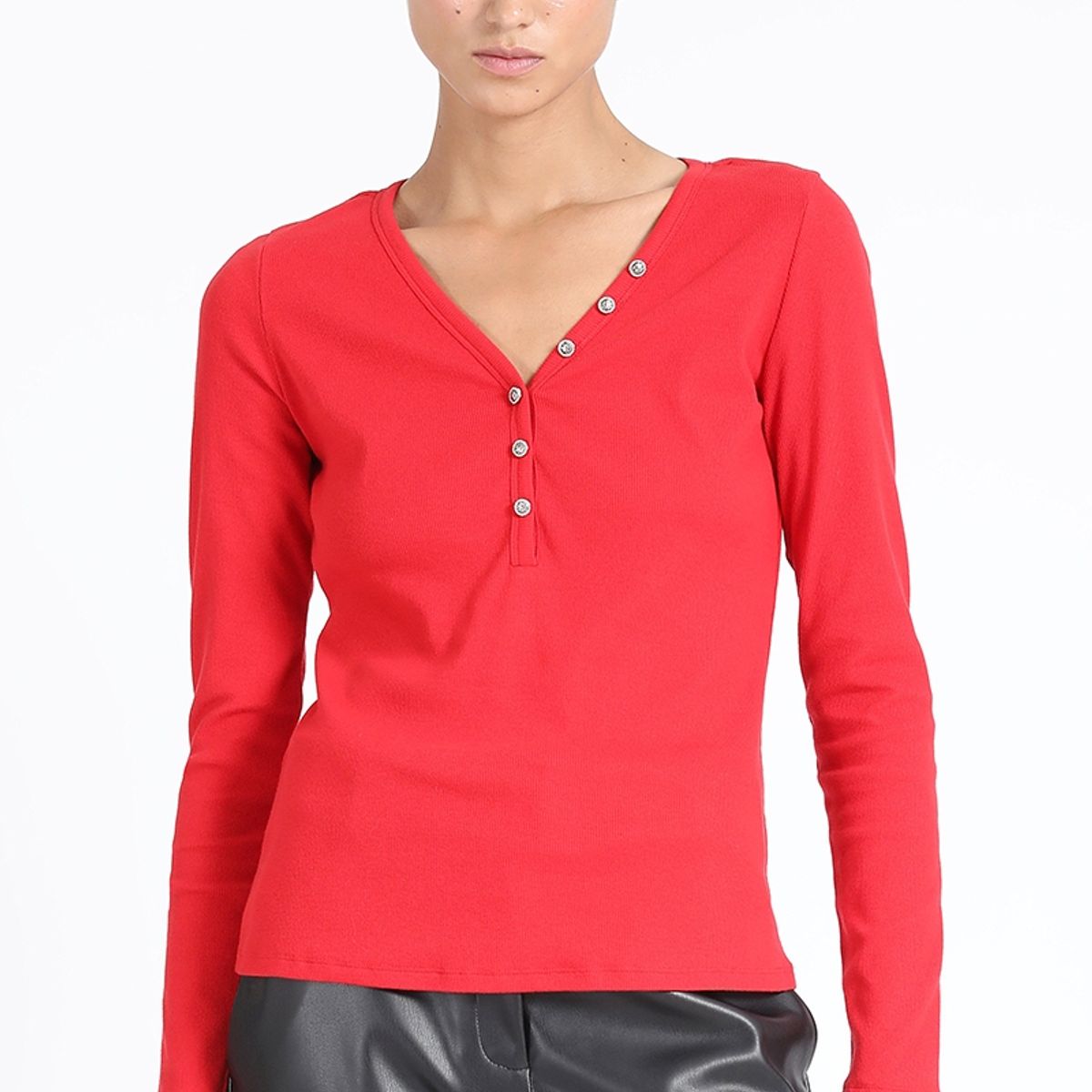 LIOLA - Polera Basica Boton Joya, Rojo Liola