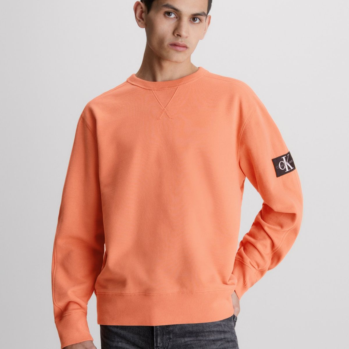 CALVIN KLEIN - Polerón Badge Crew Naranja Calvin Klein