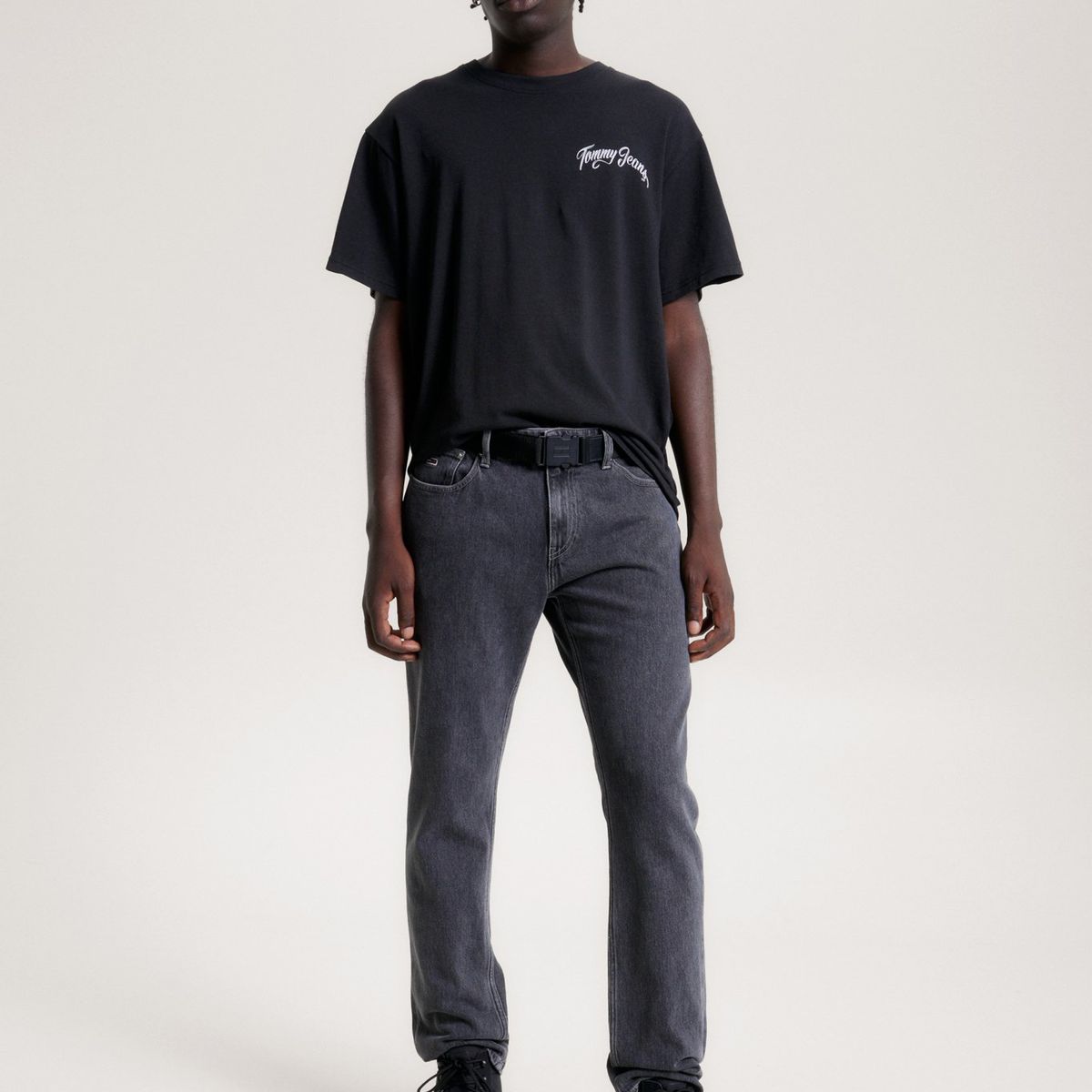 TOMMY HILFIGER - Polera Con New York City Logo Negro Tommy Hilfiger