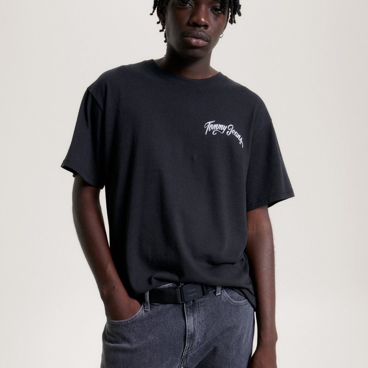 TOMMY HILFIGER - Polera Con New York City Logo Negro Tommy Hilfiger