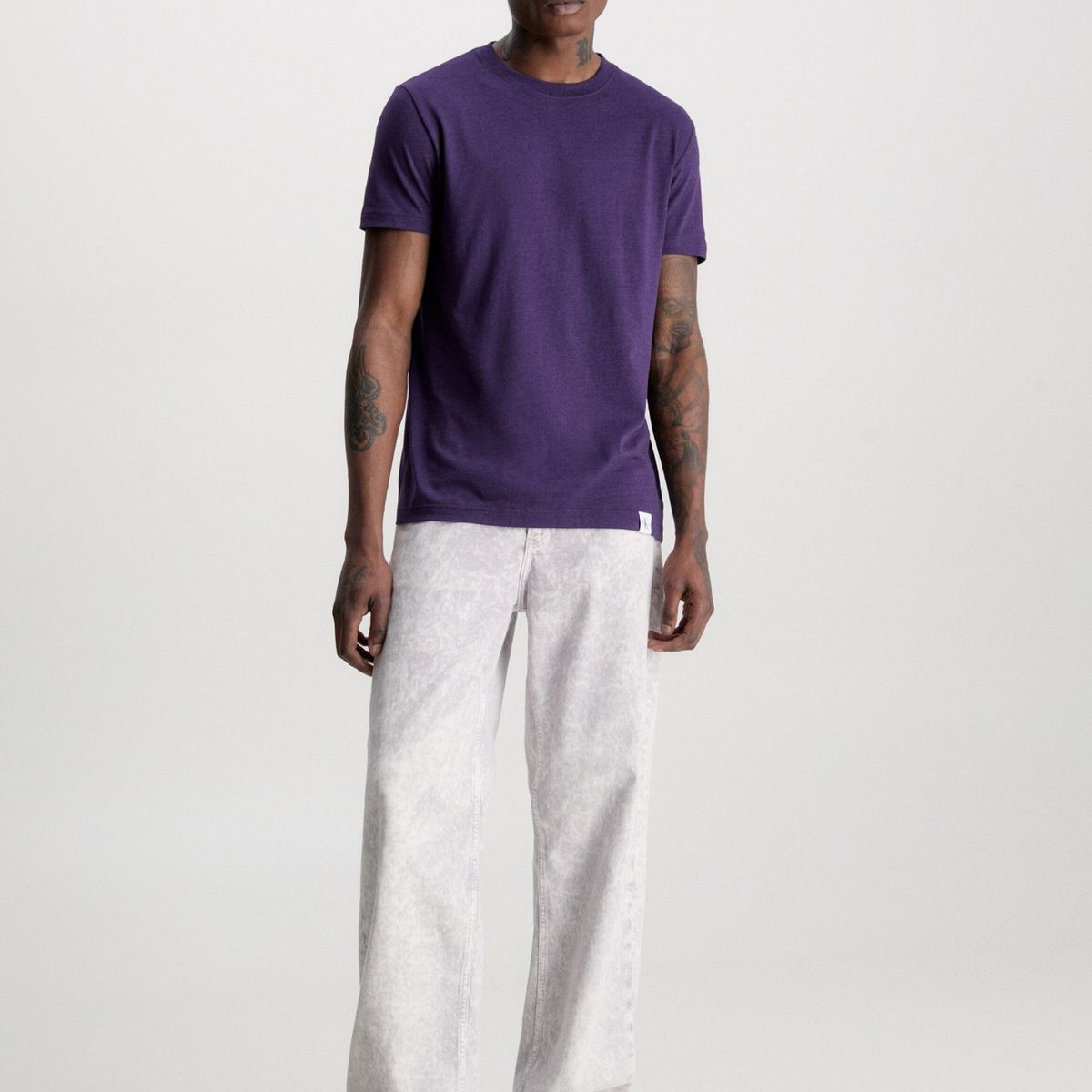 CALVIN KLEIN - Polera Logo Tab  Morado Calvin Klein
