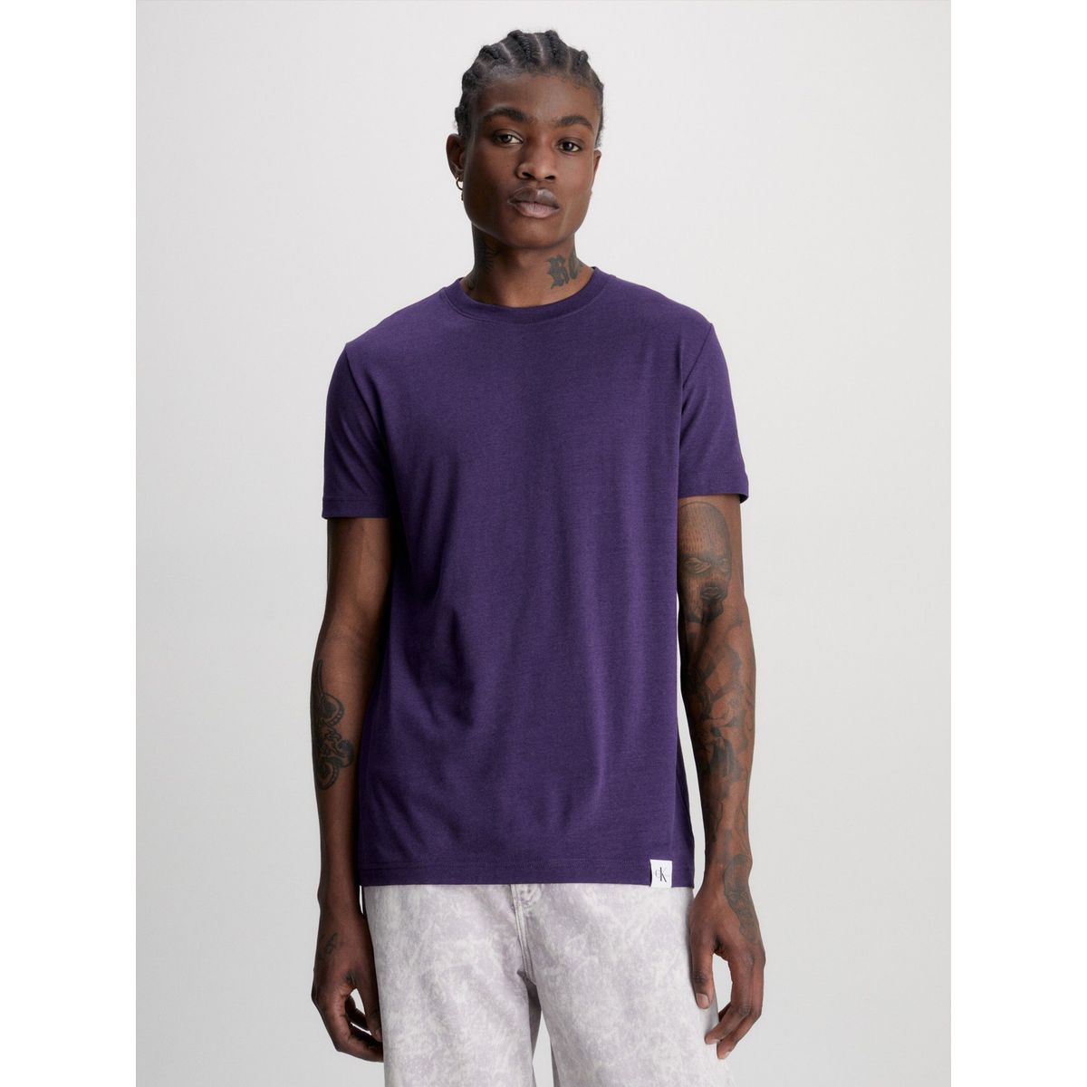 CALVIN KLEIN - Polera Logo Tab  Morado Calvin Klein