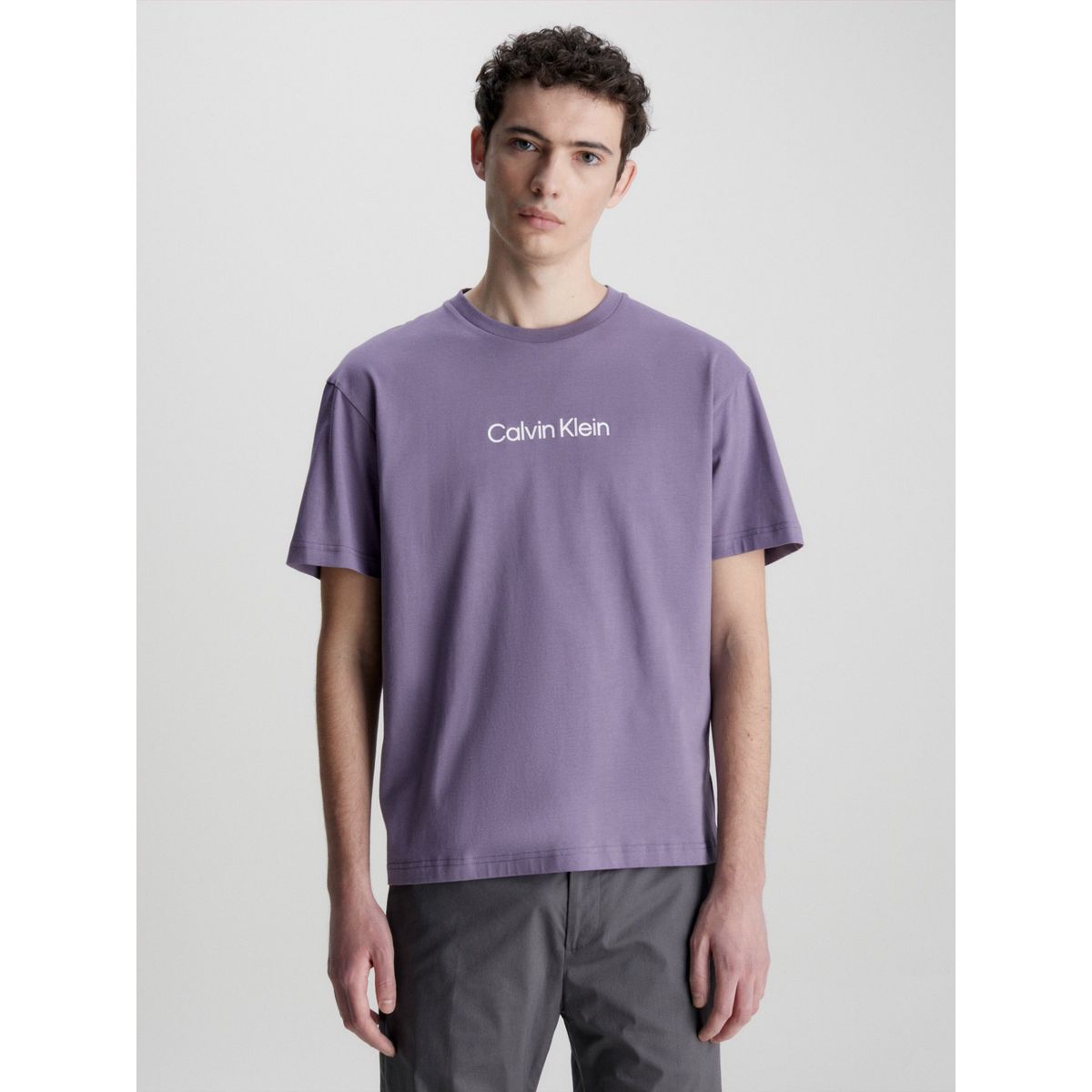 CALVIN KLEIN - Polera Hero Logo Comfort  Morado Calvin Klein
