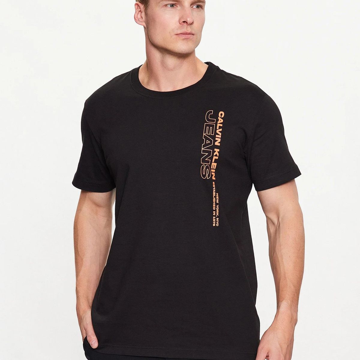 CALVIN KLEIN - Polera Stacked Logo  Negro Calvin Klein