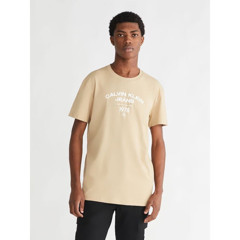 CALVIN KLEIN - Polera Varsity Curve Beige Calvin Klein