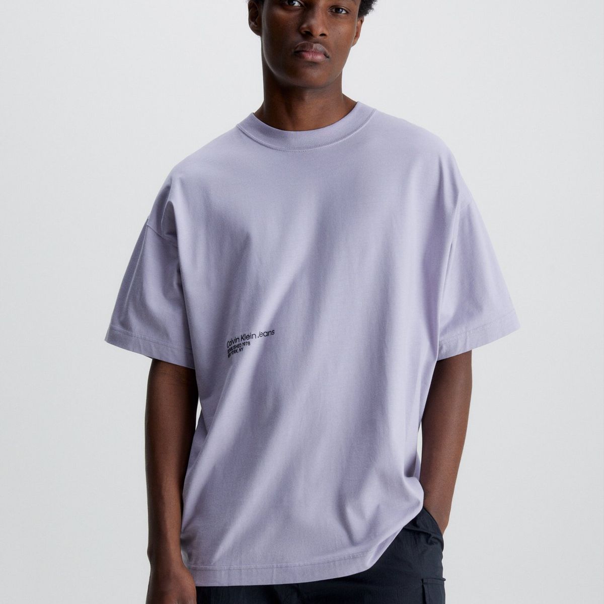 CALVIN KLEIN - Polera Brushstroke   Morado Calvin Klein