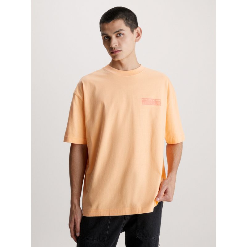 CALVIN KLEIN - Polera Oversized Stacked Naranja Calvin Klein