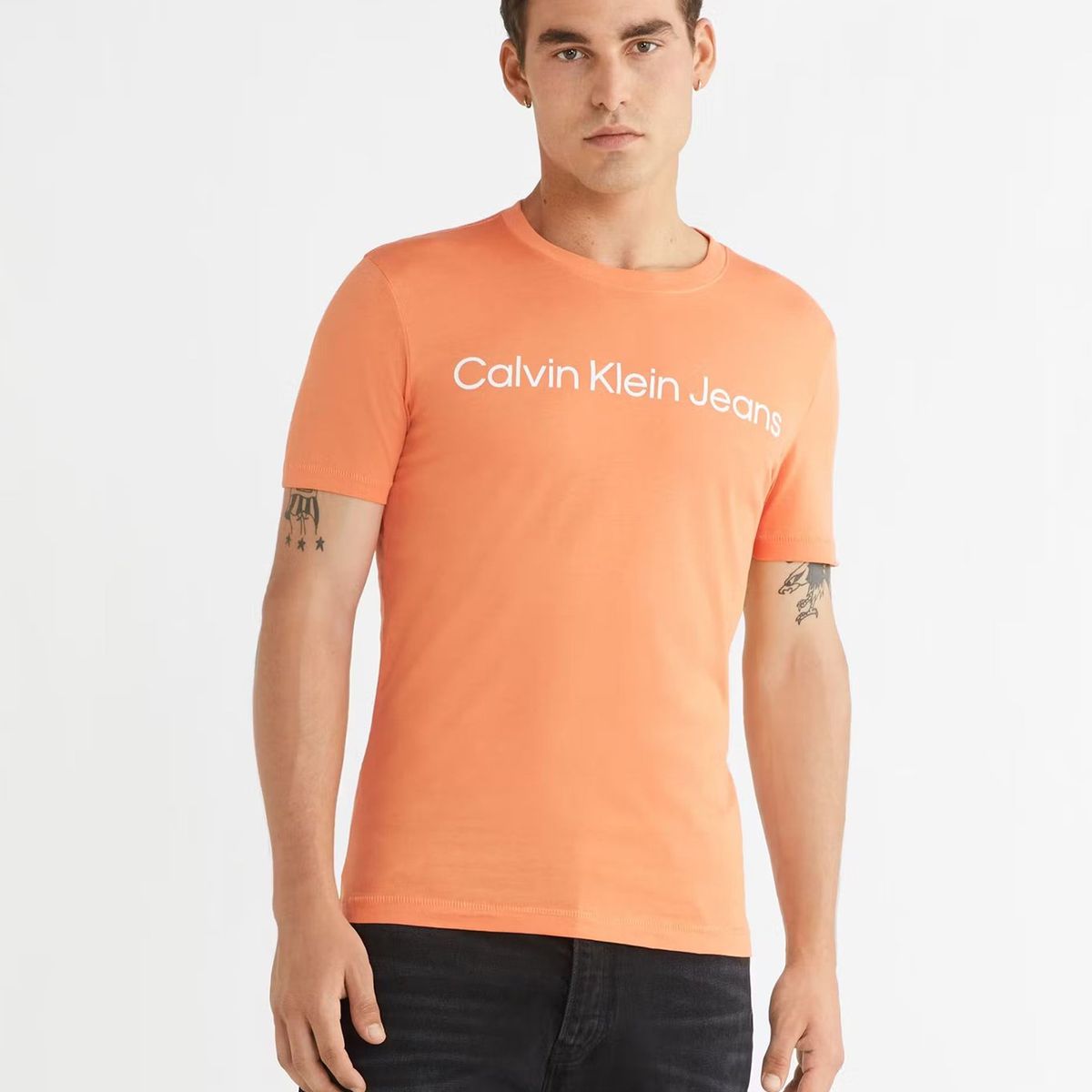 CALVIN KLEIN - Polera Institutional Logo Naranja Calvin Klein