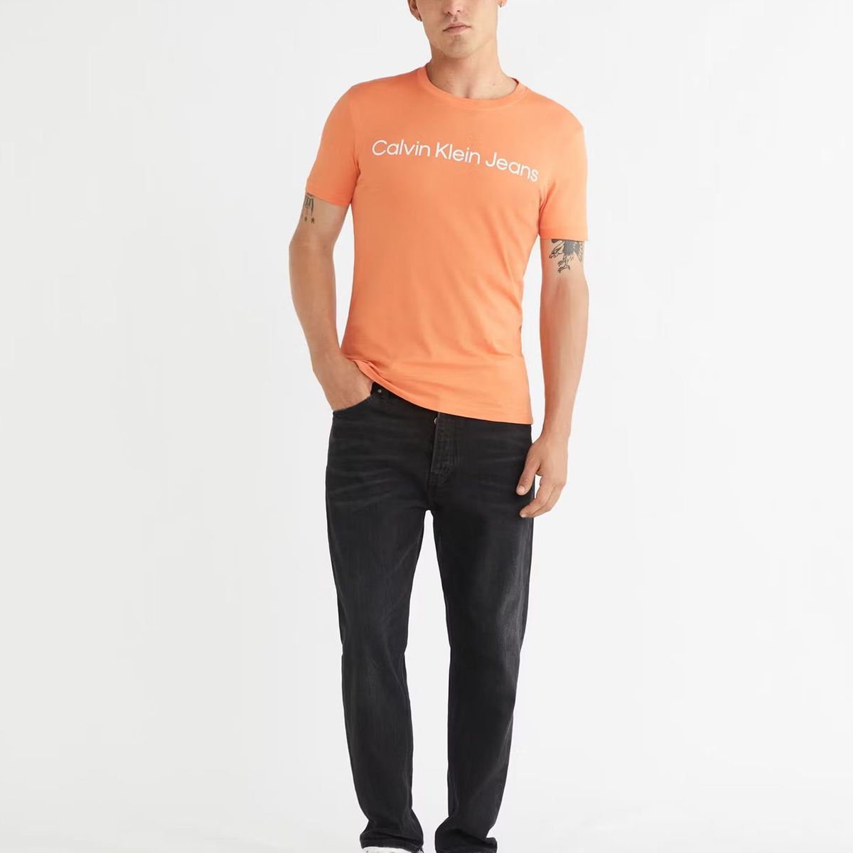 CALVIN KLEIN - Polera Institutional Logo Naranja Calvin Klein