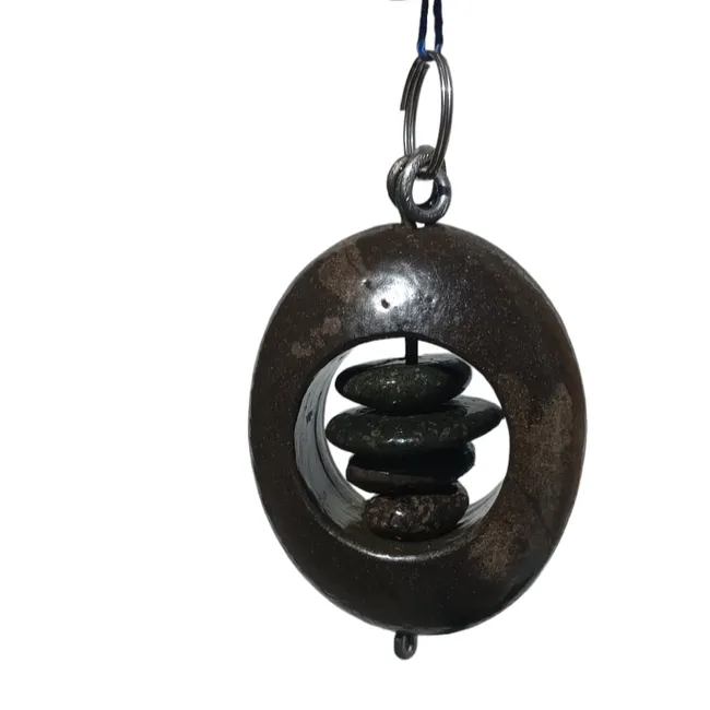 GENERICO - Llavero artesanal de piedras giratorias-