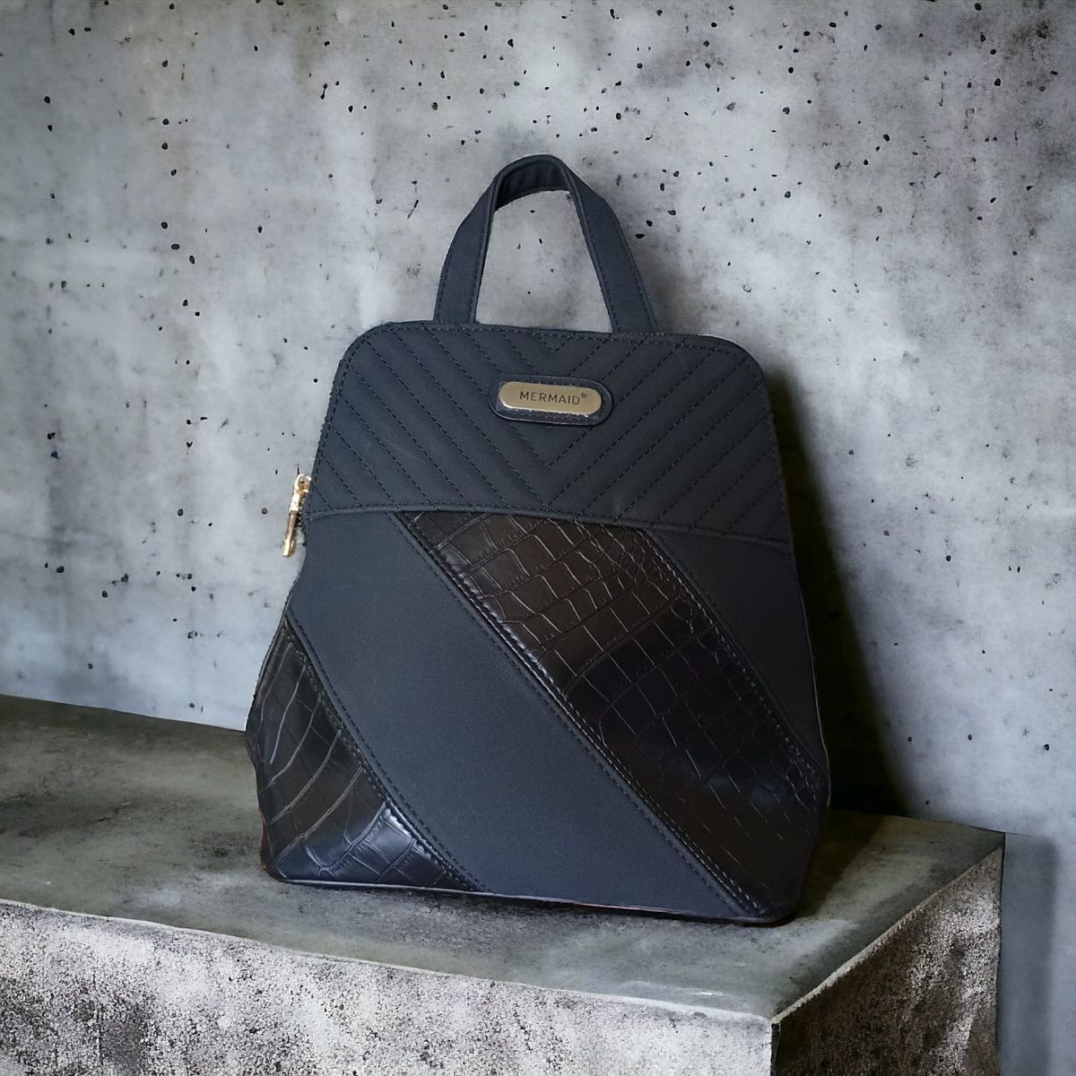 MERMAID - MOCHILA ESTILO CARTERA GAMUSA CON ESTAMPADO COCODRILO