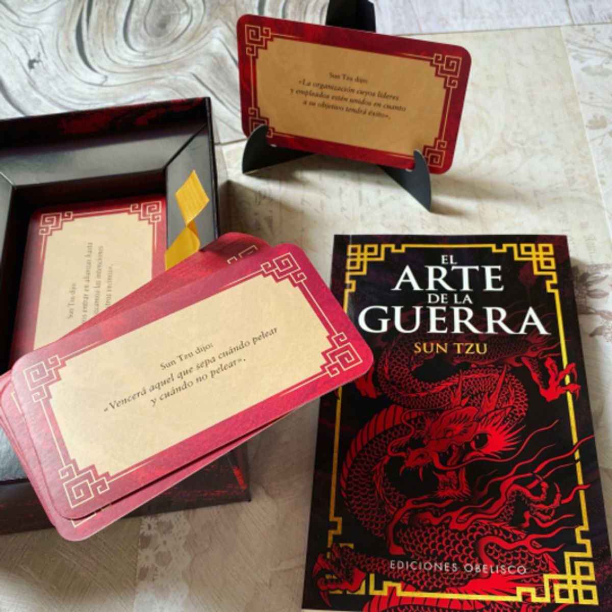 EDICIONES OBELISCO - Tarot. El arte de la guerra (libro + cartas)