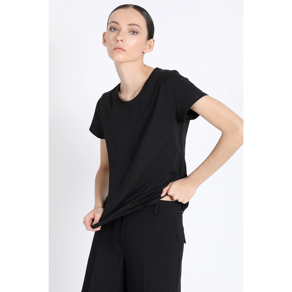 LIOLA - Polera Algodón Strass, Negro Liola