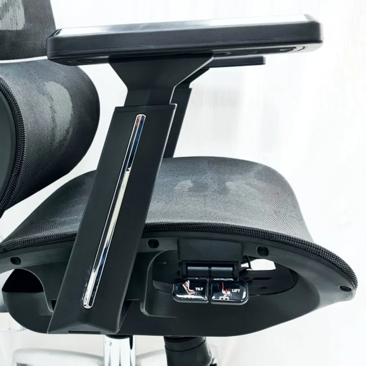 MSA MUEBLES SANTA ANA - SILLA DE OFICINA ERGOBACK  ALUMINIO