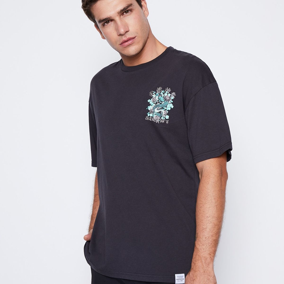 FAMILY SHOP - Polera Hombre Negro Oriental Dragón Family Shop