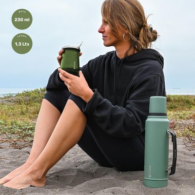 Imagen 2 del producto Termo Liquido Classic 1,3 lts + Mate Bombilla Green