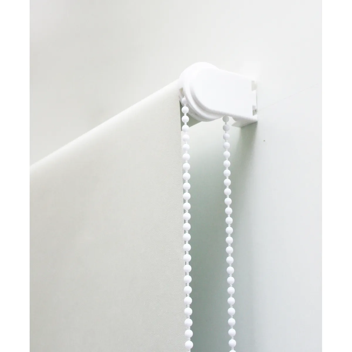 Cortina Roller Blackout Basic Blanco invierno 200x220 cm, marca DECORC - Foto Principal
