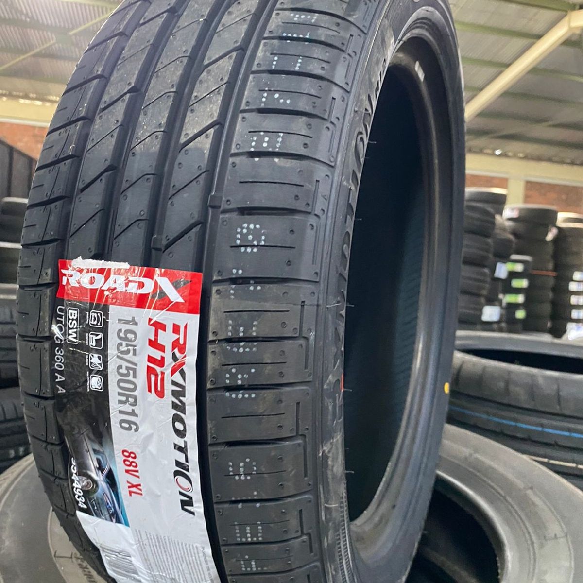 GENERICO - NEUMATICO 195/50 R16 ROADX RXMOTION H12 HT 88V TL BLK CHN ROADX